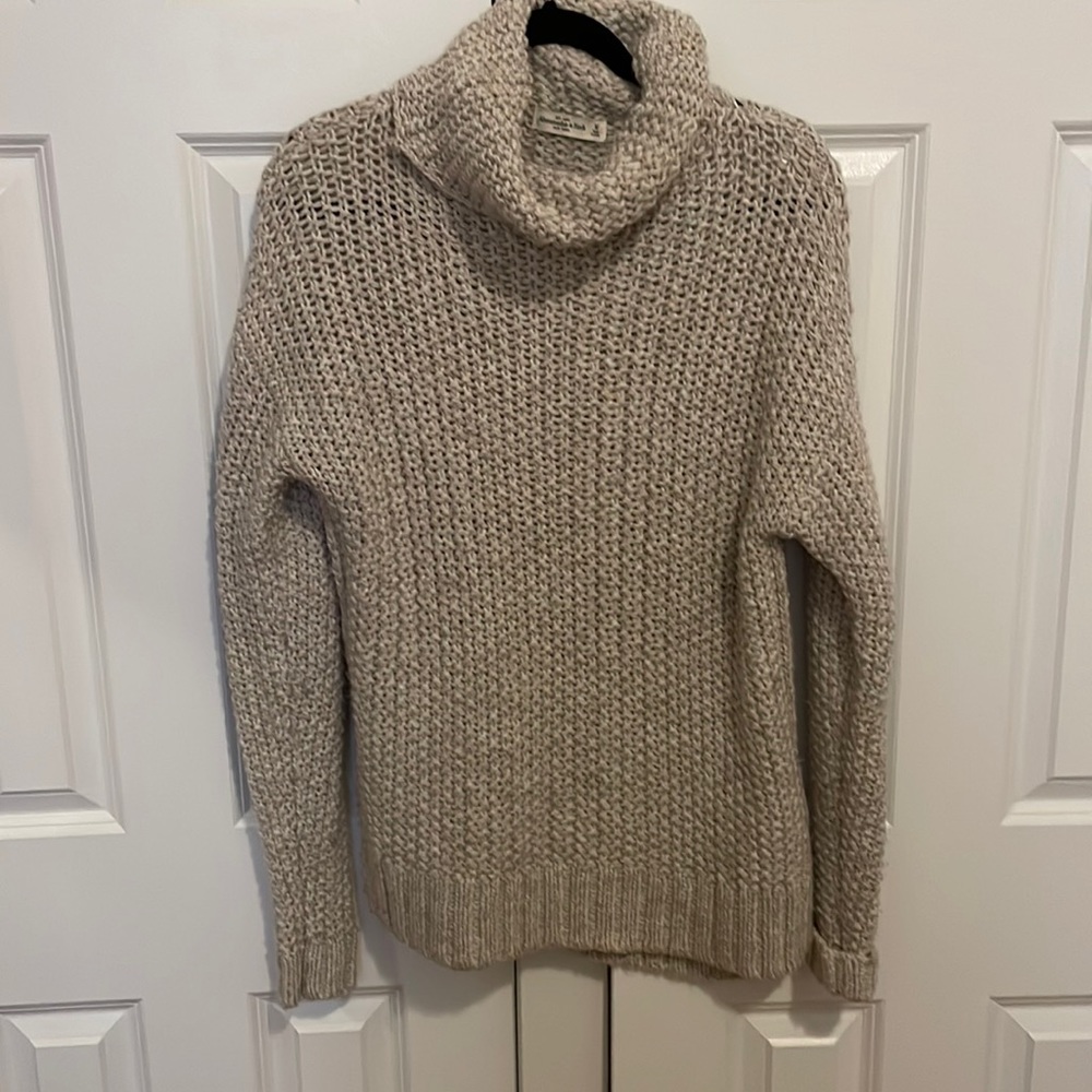 Abercrombie & Fitch Sweater